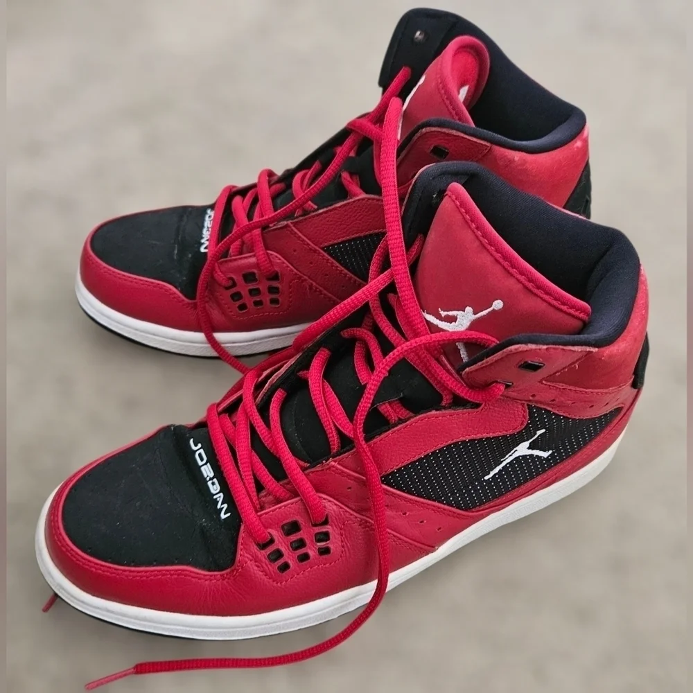 Jordan 1 Flight Gym Red 2012 372704-602 Size 8.5